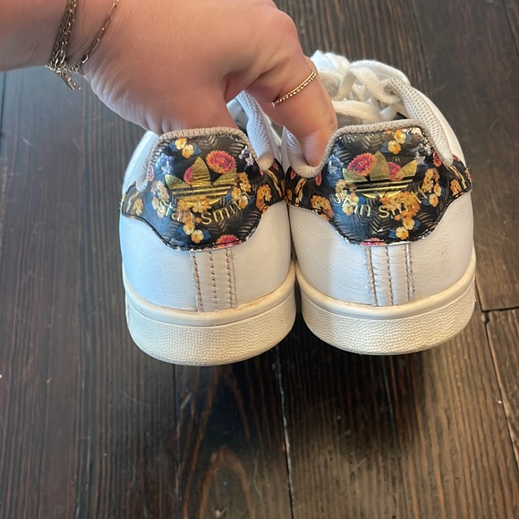 Floral Stan Smiths - great condition! - Picture 2 of 3